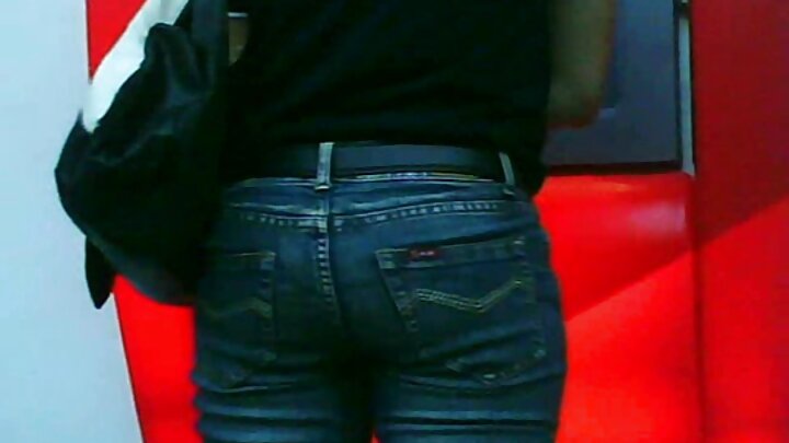 დილის სექსი ტონუსში მყოფი გოგოს ვარჯიშის რუტინის ნაწილია.